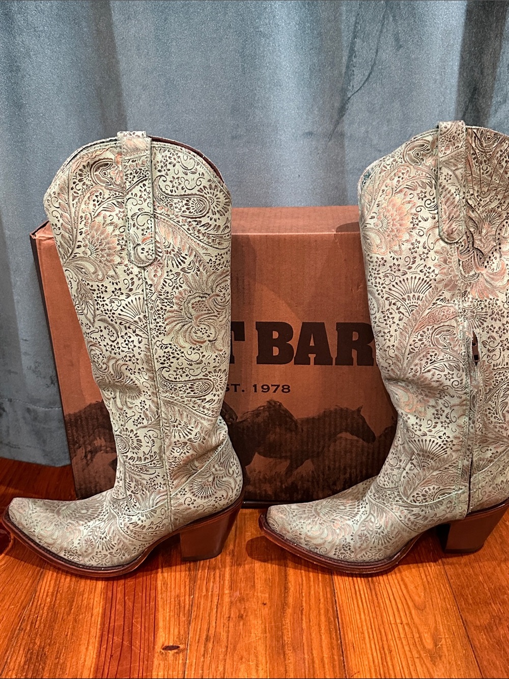 Women's Embossed Floral Knee-High Heeled Boots - Cream
